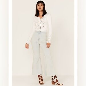 FREE PEOPLE Women’s Light Wash High Rise Youthquake Cropped Flare Jean Size 27